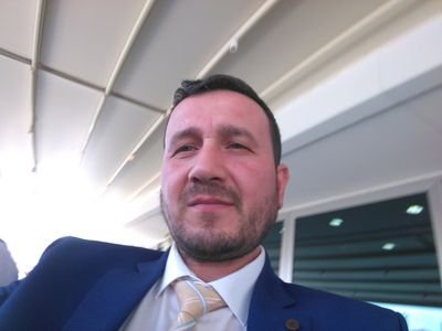 deli sormuş deliye aşk nedir diye deli gülmüş deliye biz neden delirdik diye