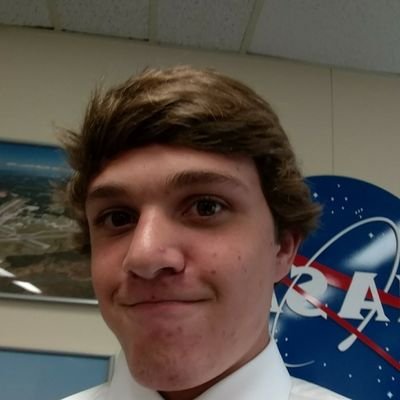 helms_de_aville's profile picture. Christ Follower, USI Class of 2019, Engineer