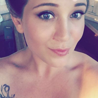 HannahDiane_90's profile picture. A kind hearted, shower singing, selfie taking coffee junkie who believes in the power of laughter and positivity.