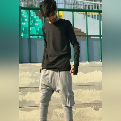 sunnymasalia_89's profile picture. A dog lover❤️ although I don't have one😶, Dream is to travel around the world🌍 aur jaankari ke liye sampark kare