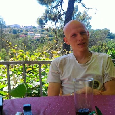 bilou06240's profile picture. fan de jeux vidéo ,comics un peu de manga dessinateur amateur hésité pas à me donné des thèmes je ferais ceux que je suis capable de faire.