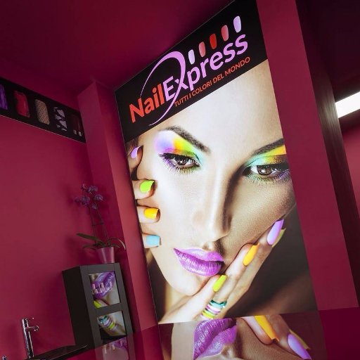 I NAIL EXPRESS STORE vengono proposti 