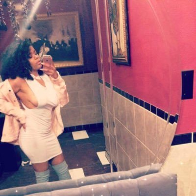 _nutsandsluts's profile picture. ya know feelin good livin better ✨