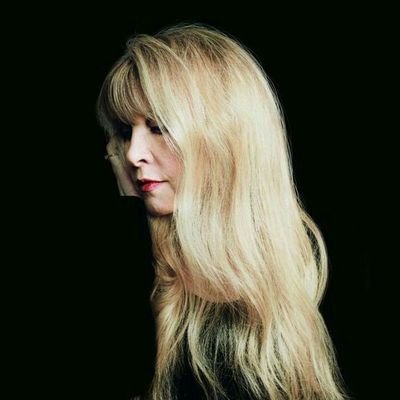 Seja bem-vindo ao SNBR, sua primeira e melhor fonte de notícias da cantora e compositora Stevie Nicks no Brasil! 🔮