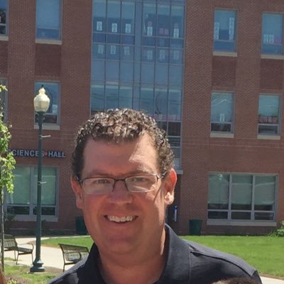 MaroonCrown's profile picture. 