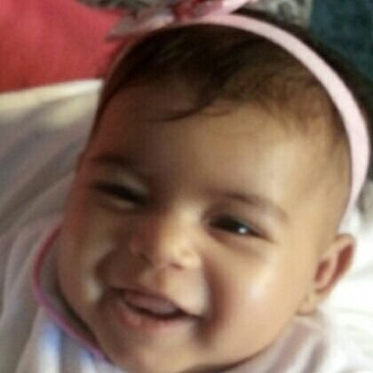 Yasmina24445631's profile picture. ‏انا بحب خطيبي وخطيبي بيمووووت فيا