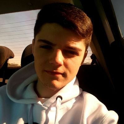 Yasminmariana14's profile picture. Sobre o shiper Biloop ser o melhor,SIM ou CLARO🎀❤