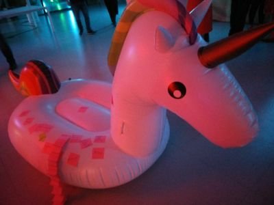 corniris_bcn's profile picture. Como colores,  nunca me hundo y genero amabilidad.
Preferred pronoun: they.