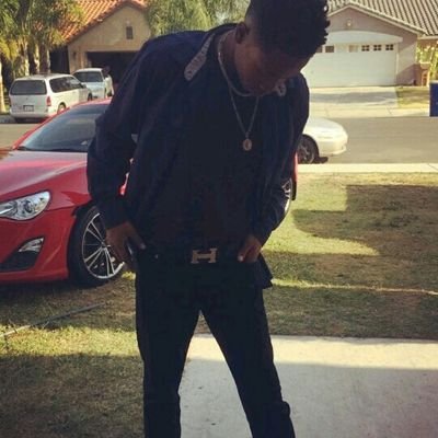 DionteHollins's profile picture. M$💰💸 This nigga belt hella fake how tf he real💯💯U.S. NAVY BOUND!!