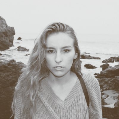 TiannaHolder's profile picture. No roses. Please, please no roses.
