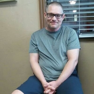 iamfanofelvis82's profile picture. i am homosexaul