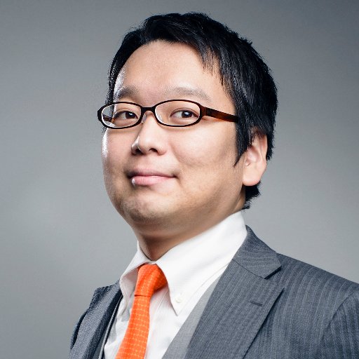 音楽大学で作曲と音楽学を勉強し、現在はクラシック、現代音楽、ジャズ、映画音楽などを掘り下げて、分かりやすく伝えるお仕事をしています/専門分野はマイルス・デイヴィス研究/Jazz The New Chapter 5&6に寄稿/時々TBSラジオのアトロクに出てます/お仕事依頼⇒komuro@reclassica.com
