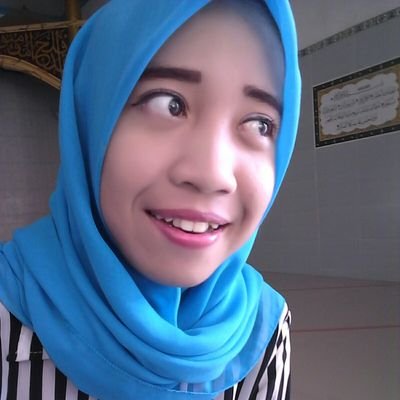 Gak suka yang neko* :* cukup sederhana aja asal mampu membuat kita bahagia... :) :*