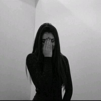 @liiEiv | ومن ضمن إنتصاراتي على الحياة ،صديقة الطفوله ظلت صديقتي إلى الآن