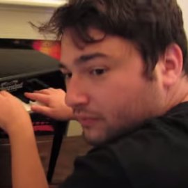 andrewhorobot's profile picture. please don't touch my spaghetti (NOT actually andrew)