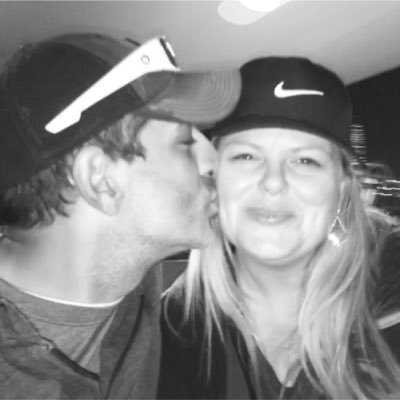 MelindaWickley's profile picture. Wifey, sports mama, business owner