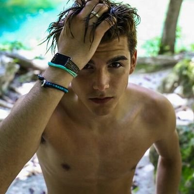 Profile Picture of Chase Fuentarivas (@XavierChase_) on Twitter