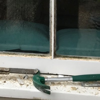 Supplying glazing to both domestic and commercial property but also offer a unique handyman service. Cut grass, fix leaks, anything you don't want to do!