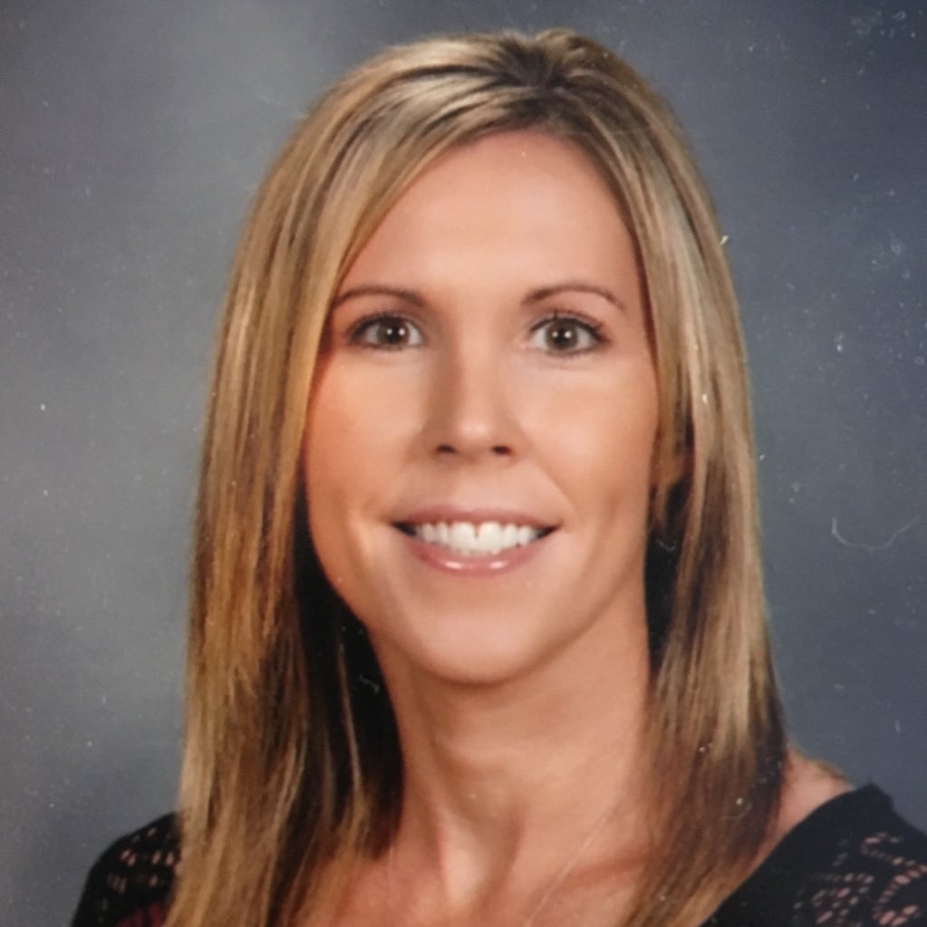 Mom of 3. Instructional Coach K-12. Loves to travel, ski, swim, and watch her kids play sports.