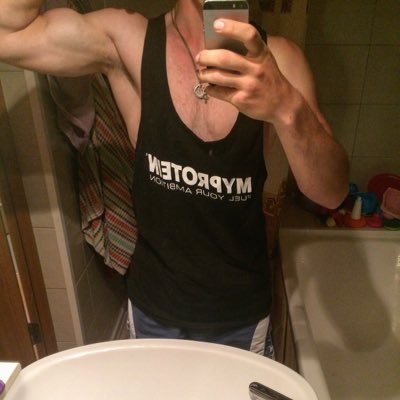 tNGpNDlsjKTuBd6's profile picture. Спортсмен)