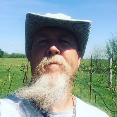 Cali born and raised, now live on a farm in Kansas. Always working to make the world a better place! life is good!