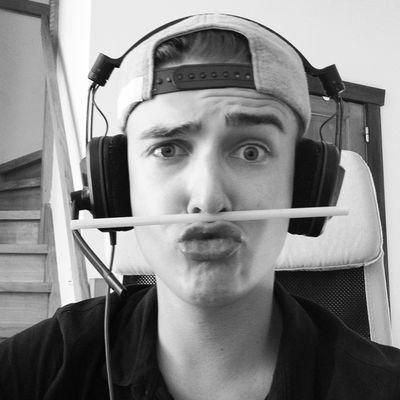 - Gamer with a passion for League of Legends - Join the family and subscribe to my channel! ⚔️ Link down below! -
