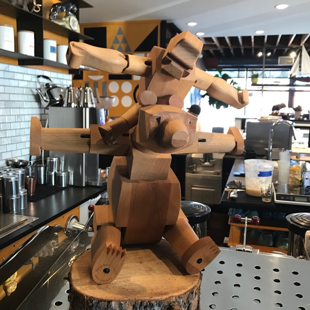 PublicUs (pūb-li-cus) is a canteen-style, neighborhood restaurant and coffeebar located in the Fremont East district of Downtown Las Vegas.