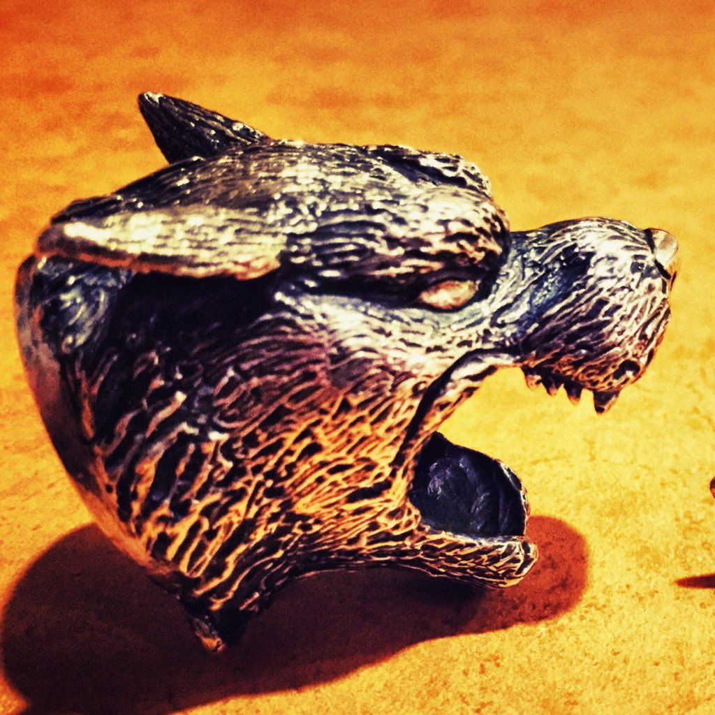 手作りメタルアクセ制作コンビ、猫柳&柑原の暫定拠点アカウントです。リプ・DM・フォローはお気軽にどうぞ!素敵なご縁がありますように。主に広報兼研磨担当の柑原(ユズハラ)が呟いています。よろしくお願い致します。