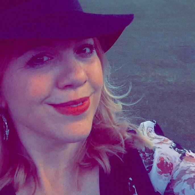 Whiskey Girl 🥃 | 🚺 Advocate | 📚R Life | Wanderlust ✈️ | Mom to 4️⃣ 👯♀️👯♀️ | 💍 to my BFF @breadedkid50 ❤️