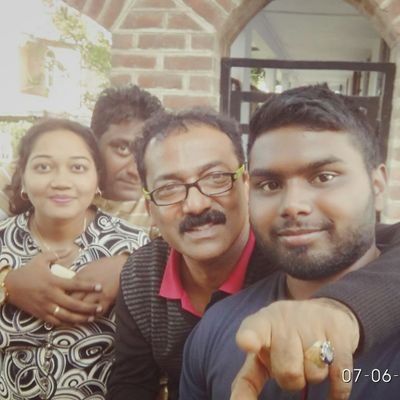 andys18121993's profile picture. 