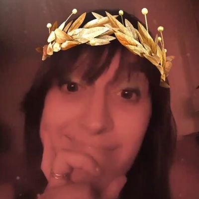 Enfermera paliativista.
Soy como un baptisterio romano del siglo primero ¿a quien no le voy a gustar?