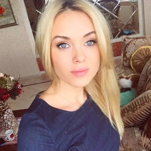 Ne visite pas mon profil sans m'ecrire en Privée, je suis ouverte a tous le monde pour discuter merci😀😀😀😀