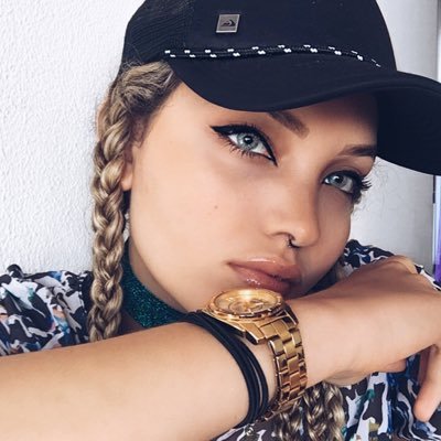 samantthaisa's profile picture. 