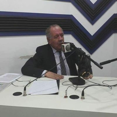 Abogado, ex Candidato Presidencial, ex Vicepresidente y tres periodos  consecutivos Diputado del  Congreso Nacional. Hombre libre y de buenas costumbres.