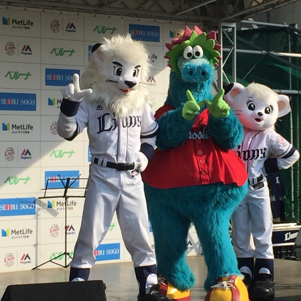 ebisu3neil's profile picture. 零細編プロ代表。『FileMaker Pro 関数・スクリプト 活用辞典』(ソーテック社、発売中）。趣味は散歩と野球観戦☆カープファン。アコギな音楽好き。取次バイト＆書店員経験有り。地方・小出版新刊速報もツイート。