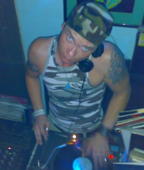 djwickedalex's profile picture. Bin seit 16 Jahren Dj aus Leidenschaft und dem 4/4 Tackt gnadenlos verfallen! Liebe es mich durch die Ohren in die Füße der Leute zu spielen! Enjoy my Ride!