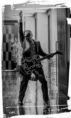 元吹奏楽部Euph担当してました!
趣味でGUITARやってます。
ESP、FOREST-GTとZodiac works、TC-HOTEI 25th を愛用
布袋寅泰の大ファン B.C会員です。
気軽にフォローして下さいね(≧∇≦)