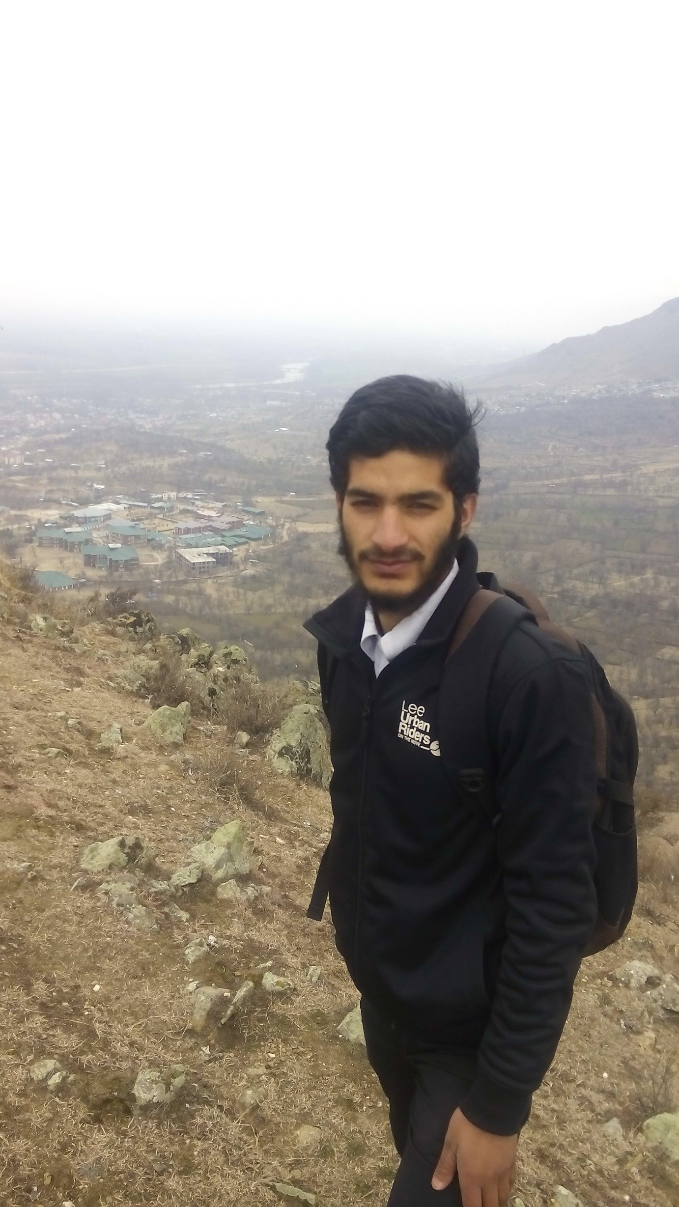 ABDULBASITDAR7's profile picture. Lives in village.studies in abc university.