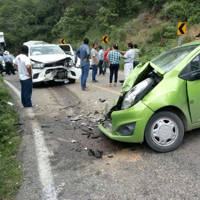 #Bloqueos y #Accidentes #Oaxaca. 
#Vialidad, #Noticias al #Instante y aviso de toma de calles, #Proteger, #Servir, trabajar con honradez.