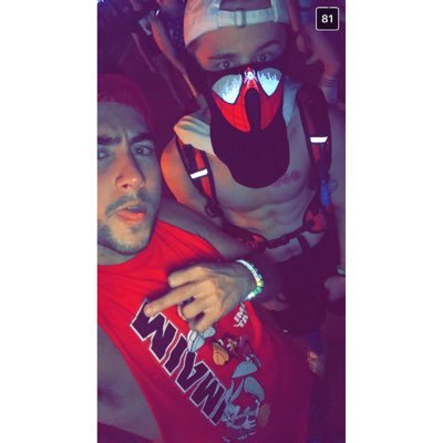 NelsonNievess's profile picture. Couches pull out, i dont 👻:nelsonnieves