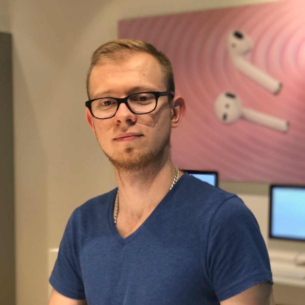 Programista, bloger, redaktor. Interesuje się piłką nożną, siatkówką oraz nowymi technologiami.
