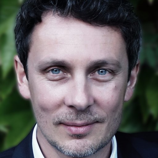 fxcouval's profile picture. Team @sogoodradio + @180C_LaRevue