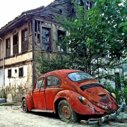 Hüzünlü bir akşamda mutlu anlarında yanında kimse olmadığında elini tuttuğun kişi artık hayatında olmadığında kısacası iyi zamanında kötü zamanında yanında 🐞