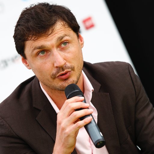 Directeur adjoint des plateformes en ligne @Arcom Team #DSA Ex: @Arcep (x2) @DGEntreprises @CRE_energie Bannière: © @cocoboer 😢 / Compte personnel 🦋