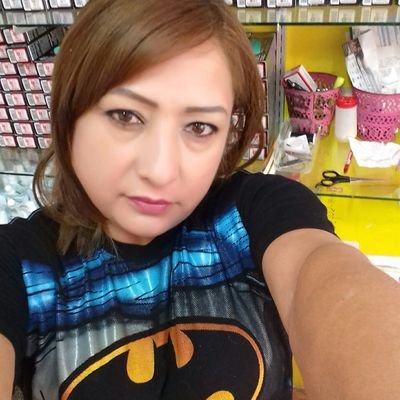 Naomy2413's profile picture. Más que alguien con quien hay que luchar,  busca a alguien con quien finalmente puedas rendirte-
😘❤️🌜🌛
