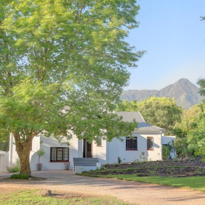 Comfort, elegance & convenience in the very heart of the Garden Route, directly opposite the George Golf Club.