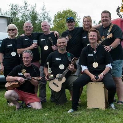 Award winning  ukulele playing covers band, we do sing along cover songs from the sixties to today . From uptown girl to uptown funk