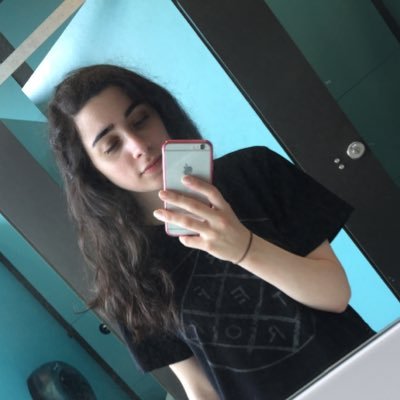bacitracina_'s profile picture. Crocifiggetemi che tanto sono già crocifissa.