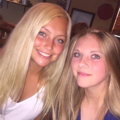 Bella_simmons15's profile picture. :) happy