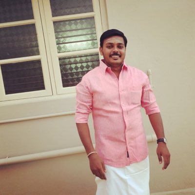 அரசியல் சாக்கடையை சுத்தம் செய்ய துடிக்கும் வருங்கால அரசியல்வாதி .